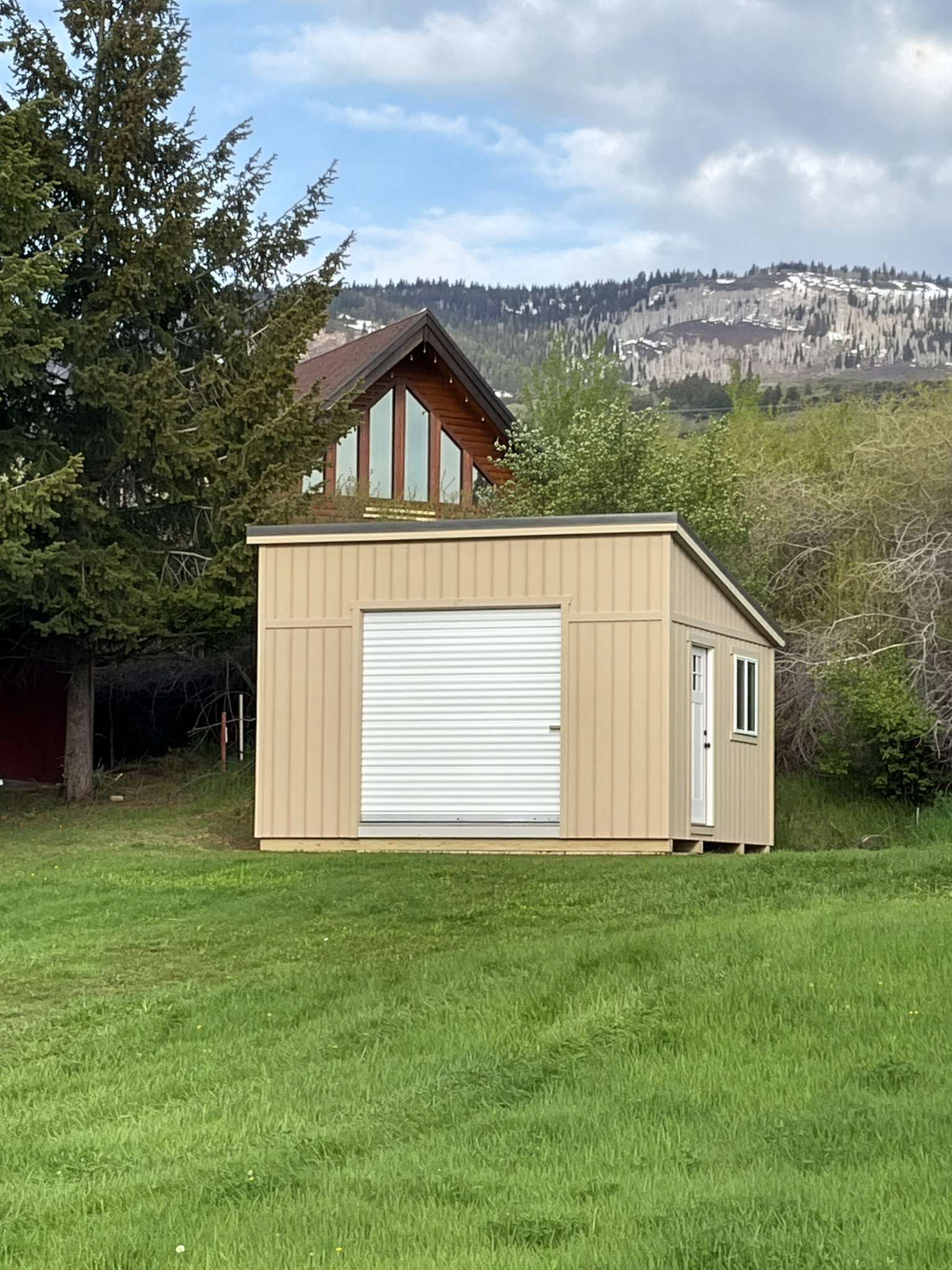 Lean to structure 6 Beige lean-to garden shed